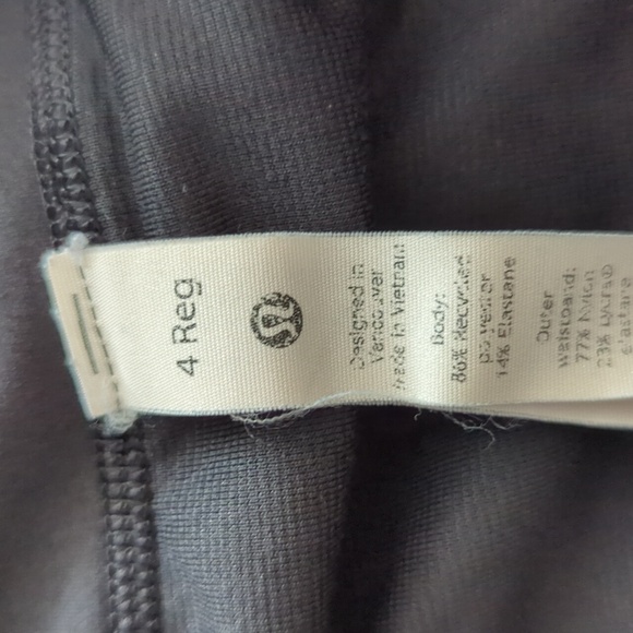 Lululemon - Picture 4 of 4